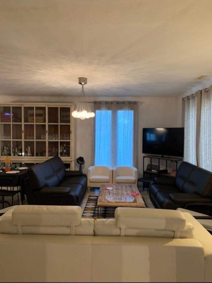 … Et La Fourmi Villa Saumane-de-Vaucluse Esterno foto