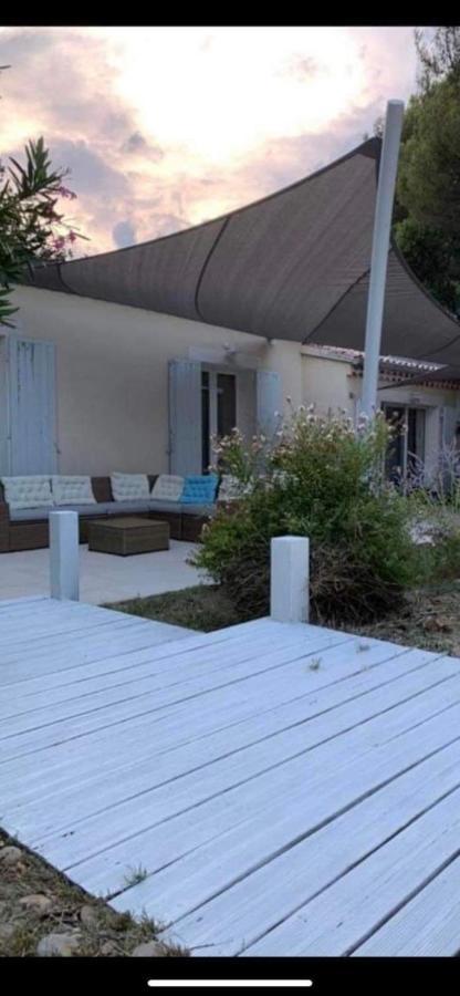 … Et La Fourmi Villa Saumane-de-Vaucluse Esterno foto