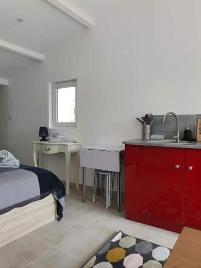 … Et La Fourmi Villa Saumane-de-Vaucluse Esterno foto