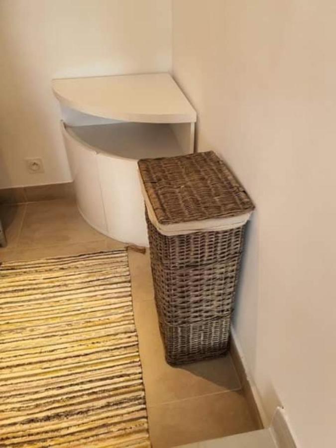 … Et La Fourmi Villa Saumane-de-Vaucluse Esterno foto